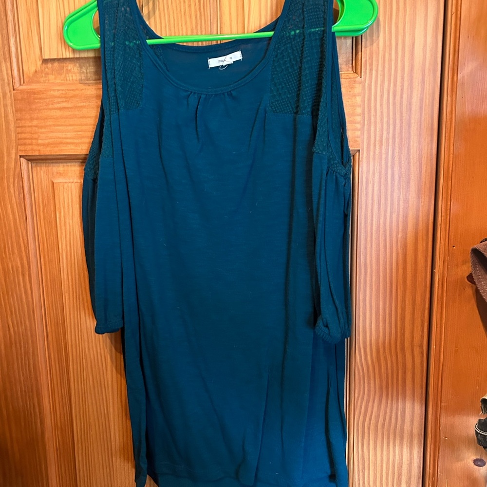 Maurices Teal Blouse women size large cold shoulder EUC 3/4 sleeves